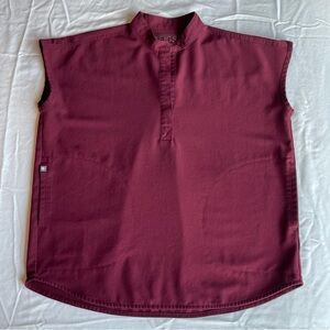 FIGS Rafaela scrub top burgundy xs